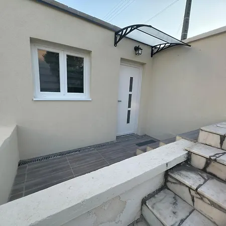 Apartment Estrella Savigny-sur-Orge